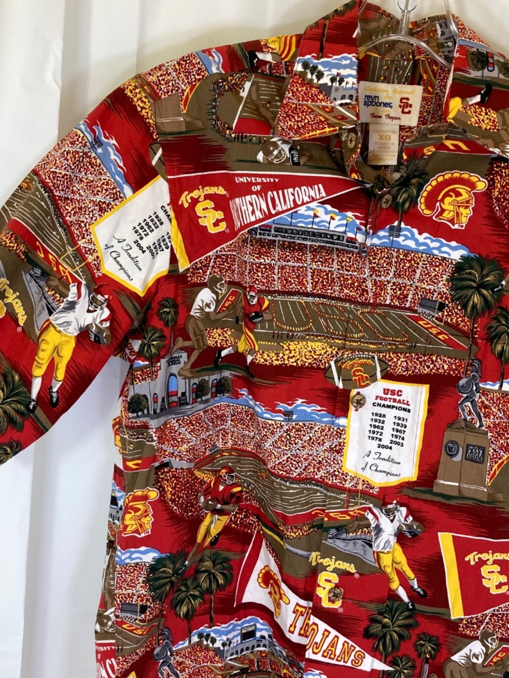 Reyn Spooner Team Trojan USC Trojans Button Down Shirt Red Stadium Images Sz XS - Picture 4 of 13